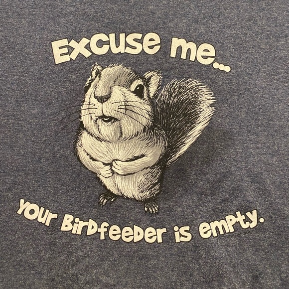 Large squirrel lovers T-shirt. - Picture 2 of 3